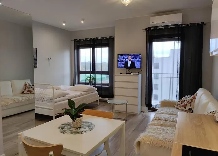 Sweet Apartment Vis-A-Vis Medicover And Paley Institute