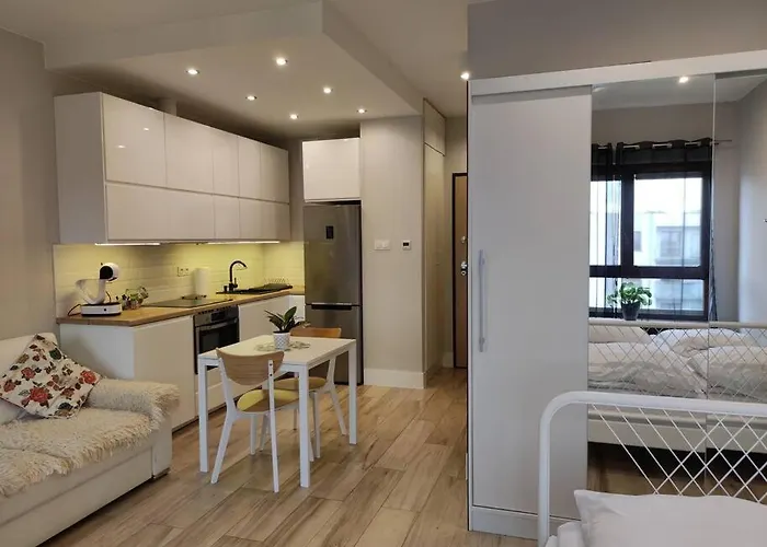 Sweet Apartment Vis-A-Vis Medicover And Paley Institute