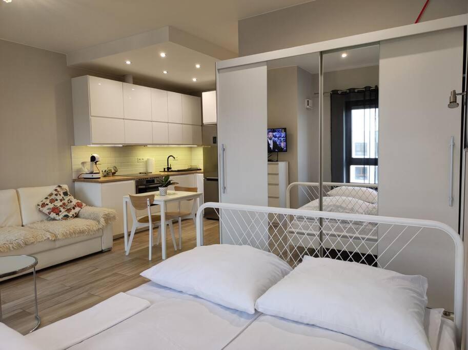 Appartamento Sweet Vis-a-vis Medicover And Paley Institute *